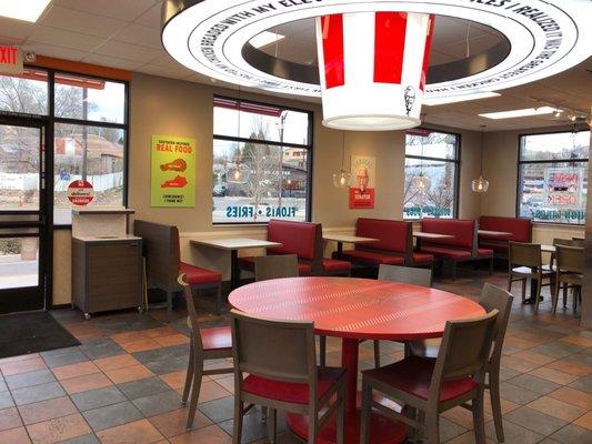 Very clean and updated interior, better than most you'd find in the Springs.