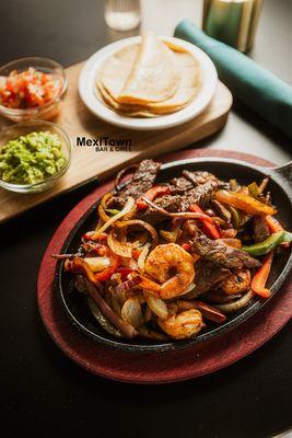 Mexitown Bar & grill