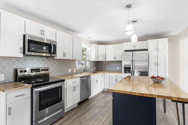 Sarah Hollihan - Exp Realty