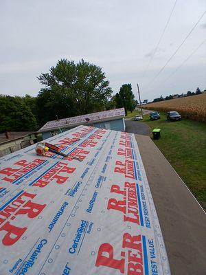 J & S Roofing
