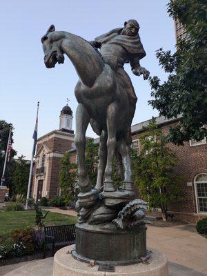 Folke Filbyter sculpture, Clayton