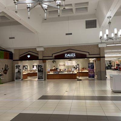 Front of Zales Jewelers in Sikes Senter Mall.