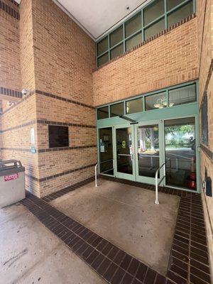 Collier County Public Library - Naples Regional