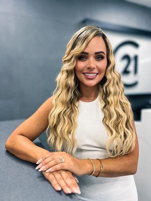 Thuany Lauria-Century 21