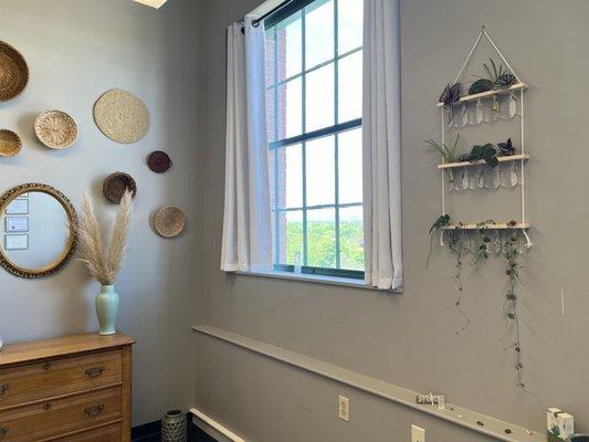 Meghan E Burden, LMT