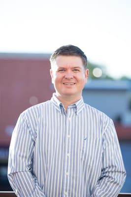 Lindsay Small, LMFT, ATR is one of the skilled clinicians at CENTERED. He has vast experience working with LGBT clients.