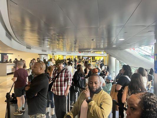 Wait line for car rental pick up