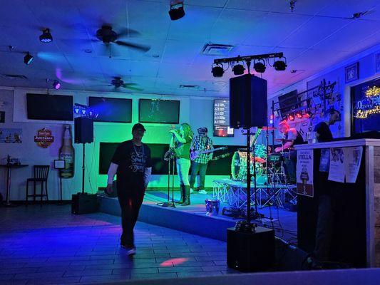 Starz American Bar and Grill