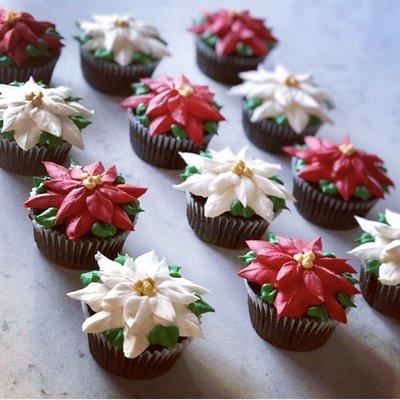 Buttercream poinsettia cupcakes.