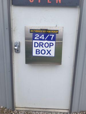 We've just leveled up your convenience game with a brand-new 24/7 key drop box!
We also extended our hours to 8:00AM - 6:00PM Mon - Fri!