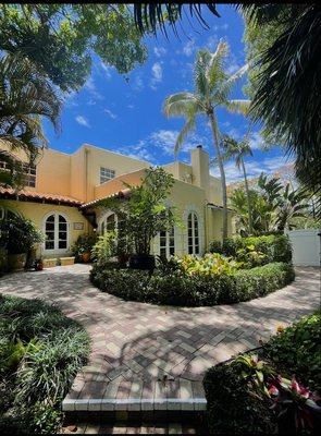 This is the front of the property, through the white gate on your right you'll see the pool and the view of the rooms