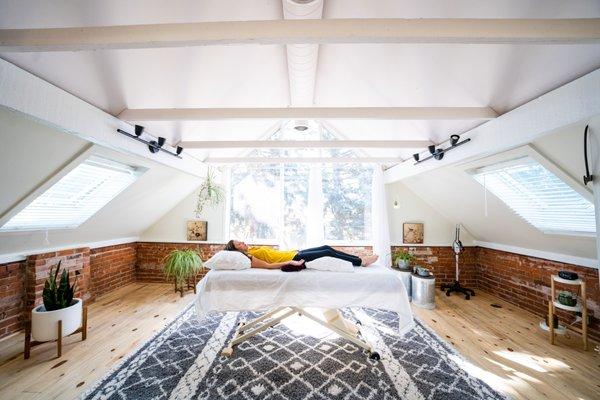 Come feel the healing benefits of Acupuncture and Chinese Medicine!