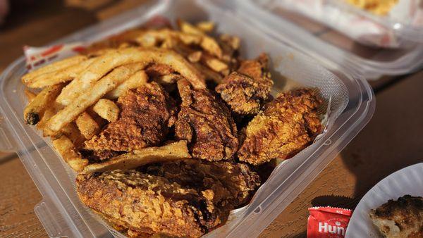 "NHC" Hot Wings (10 Wings w/ Fries)