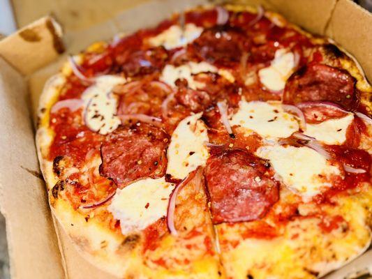 7/7/23 Weekend Special - Dry Cured Salami, Red Onion, Sauce, Fresh Mozzarella, Olive Oil, Chile Flake & a drizzle of honey, yum!!