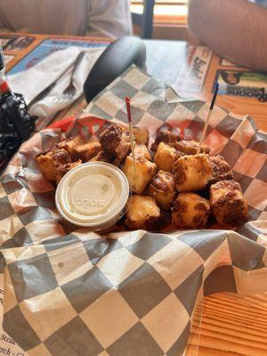 Garlic cheese curds