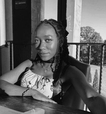 Mona | Personal Stylist