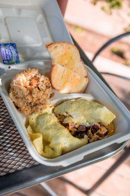 Lāna'i Omelette (@miguelmoralesphotography on Instagram)