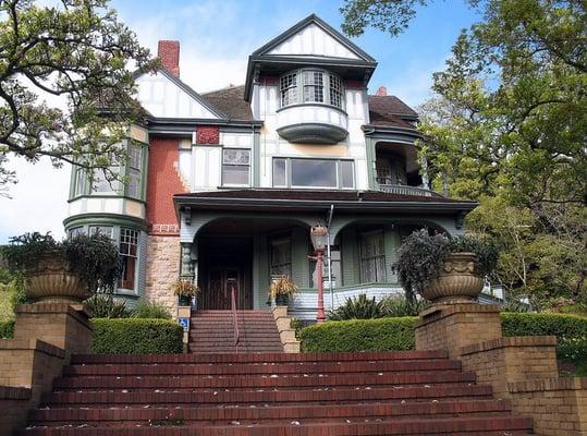 We meet in the historic Falkirk Mansion, 1408 Mission Ave. San Rafael, CA Thursdays 12 - 1pm