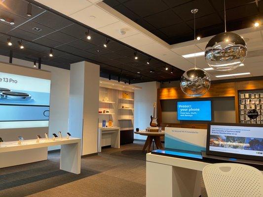 AT&T Store - Los Angeles