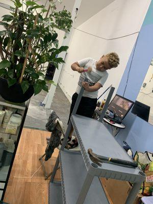 Yenis Beauty & Barber