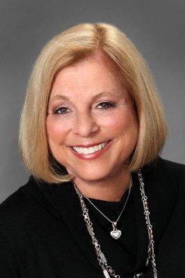 Muriel Hackel Broker/Realtor Global Luxury Specialist