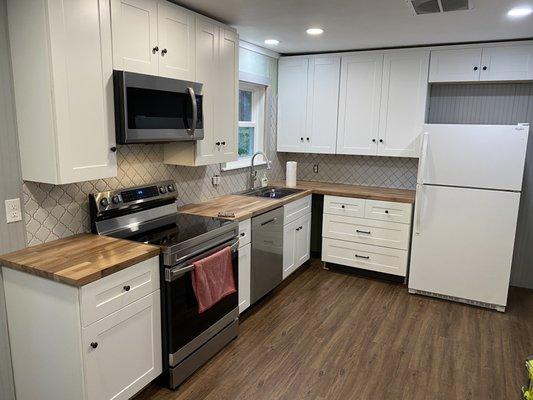 Vaughn's Floors And More