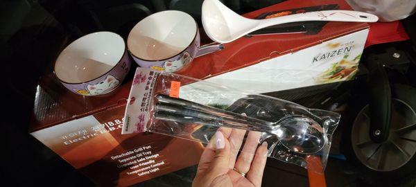 1.21.24 Finally my 1st time here.. Cute rice bowls, much needed long neck spoons, an electric BBQ grill for pork belly