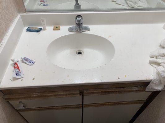 Bathroom sink
