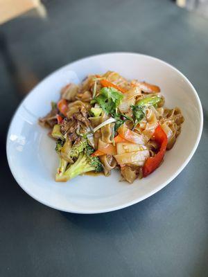 beef drunken noodles