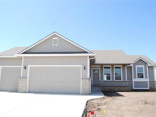 Aimee Monares - Re/max