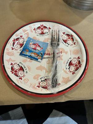 Very attractive and very well place on table! Disposable gloves, wet towels and utensils!