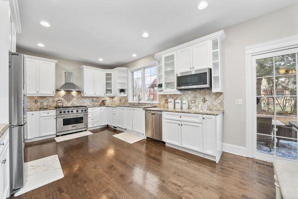 Carlos Rios - The FRJ Group RE/MAX Loyalty