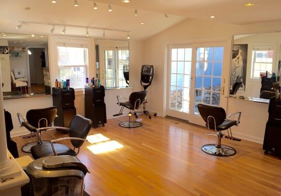 ...a relaxing,airy, sunny and soothing spot in the heart of New Canaan