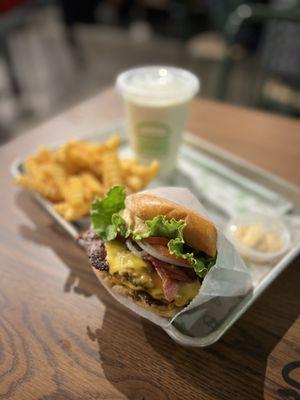 Shake Shack Baybrook