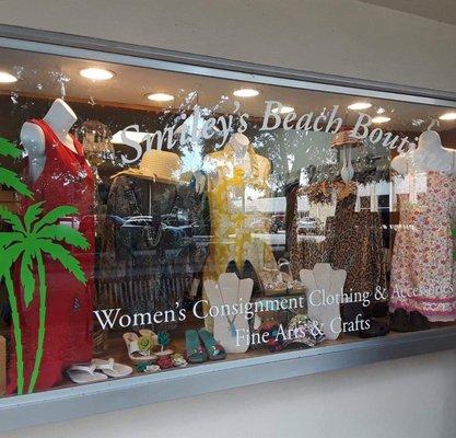 Store front at Smiley's Beach Boutique