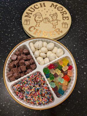 Holiday Tin 2. 4376-001G. 1.25 pounds.