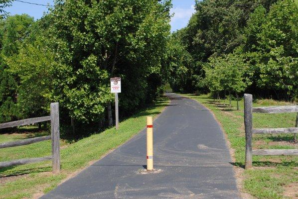 Good surface the entire length of the trail.
