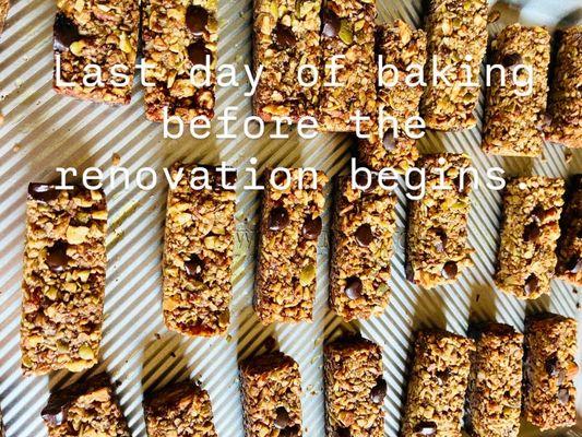 Chocolate chip granola bars.