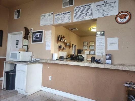 Front lobby with a little table and some chairs