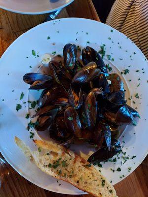 Whale’s Rib Tavern