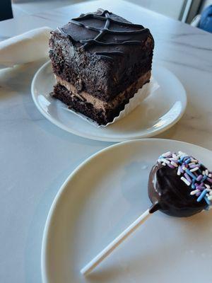 Twist Bakery & Cafe