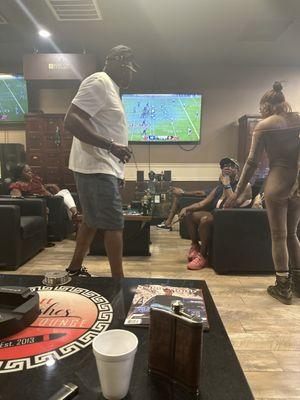 Hott Ashes Cigar Lounge