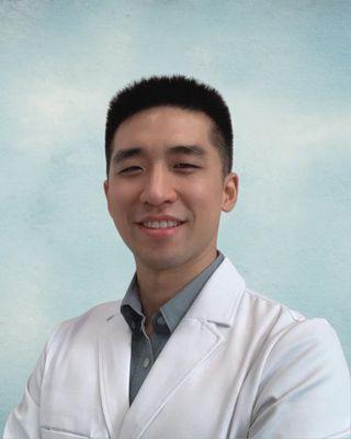 You're in good hands. Experience acupuncture treatment that works to manage pain naturally.