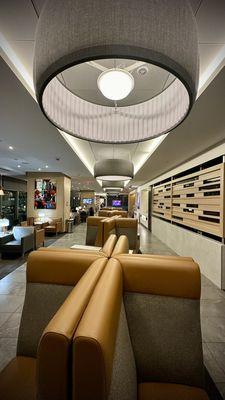 Admirals Club Work Sations