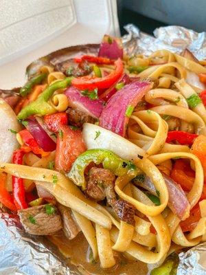 lomo tallarin saltado