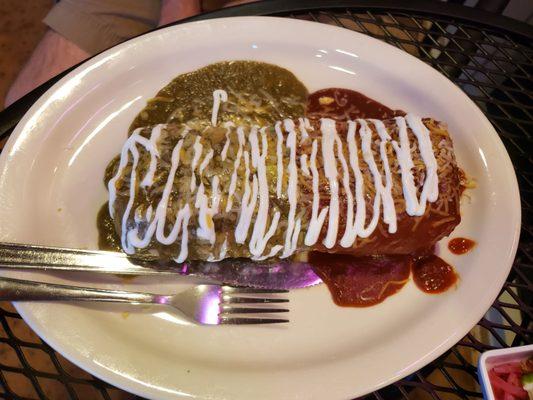 Chimichanga muy rica, la recomiendo totalmente ademas de que la porcion está muy bien.