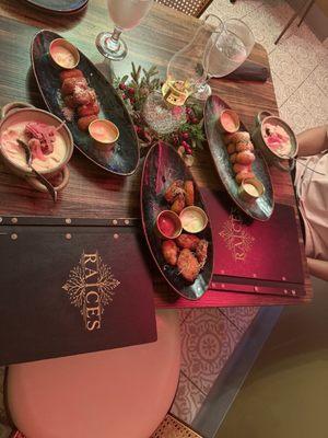 Frituras de maíz y croquetas de bacalao