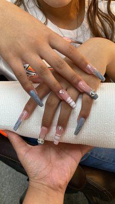 K V Nails Studio