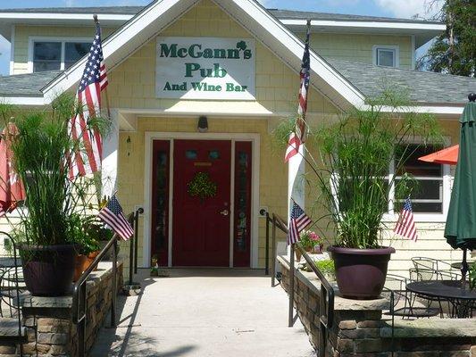 McGann’s Pub and Wine Bar