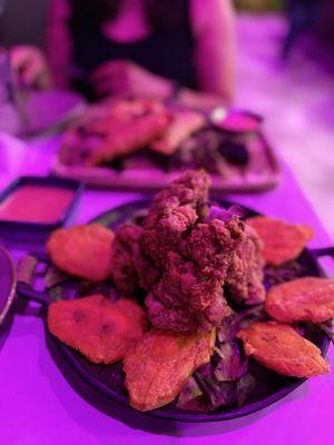Crispy chicken with tostones